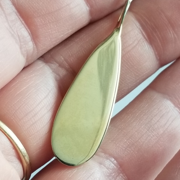 Relisted -Vintage teardrop pendant faux pearl gold tone metal - Picture 3 of 9